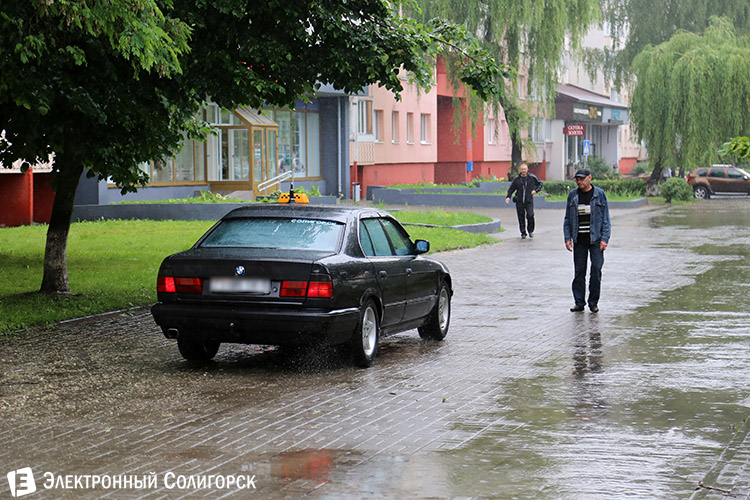 сильный дождь в Солигорске