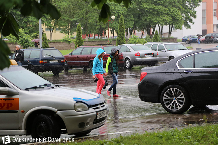 сильный дождь в Солигорске