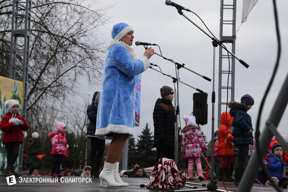 парад Дедов Морозов Солигорск