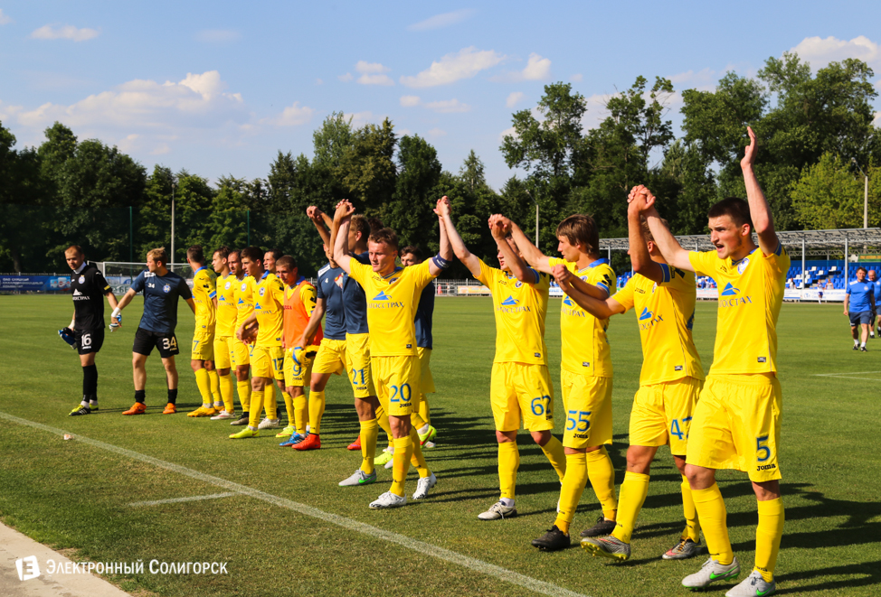 Футбольный матч Слуцк - Батэ