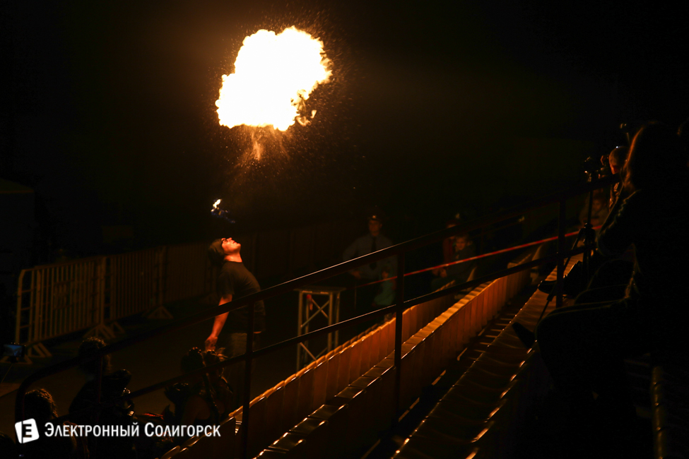 шоу огня в Солигорске