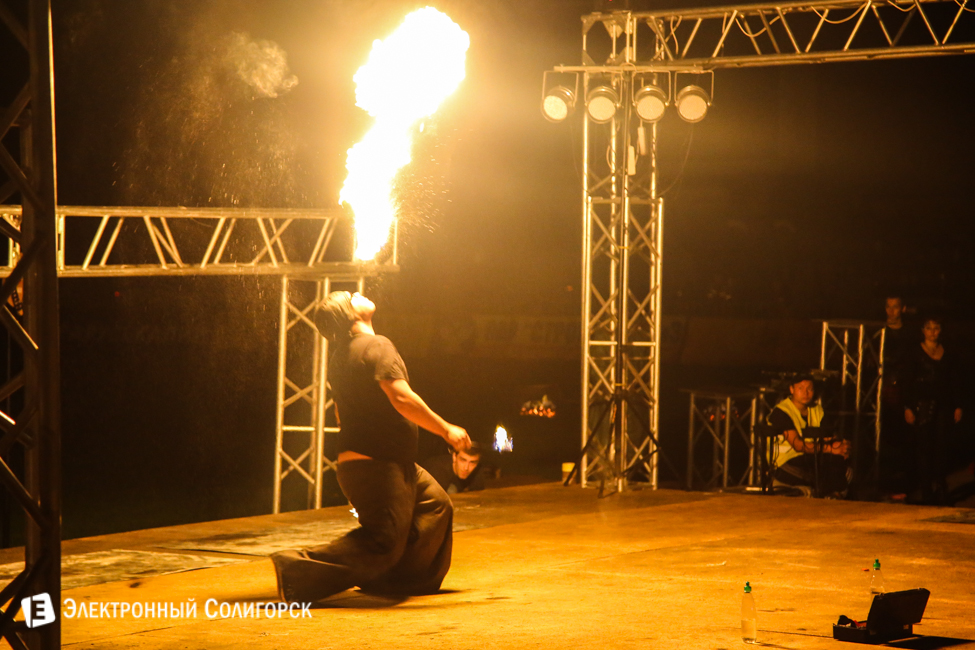 шоу огня в Солигорске
