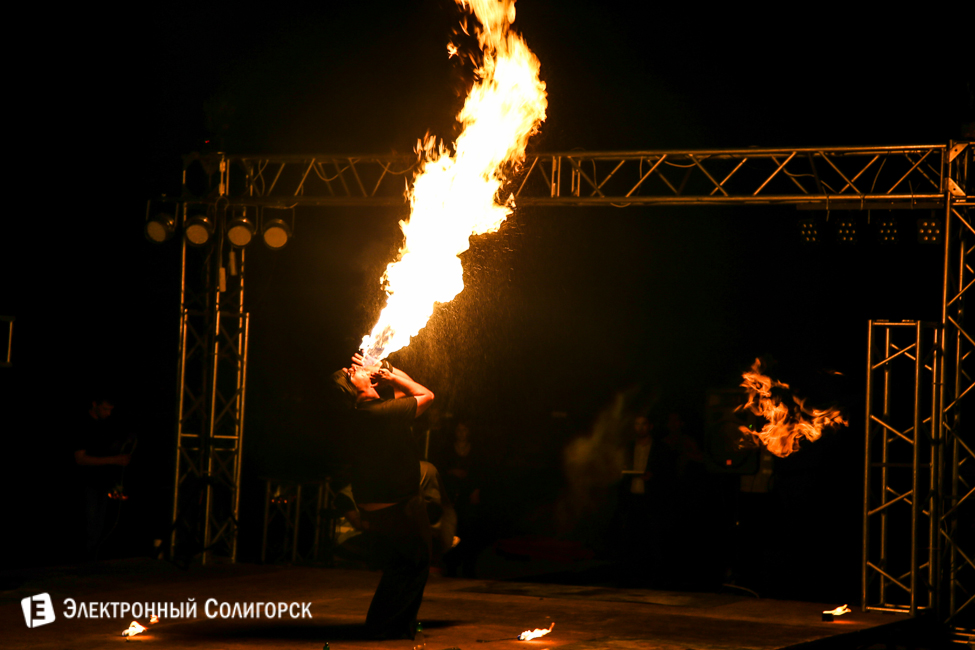 шоу огня в Солигорске
