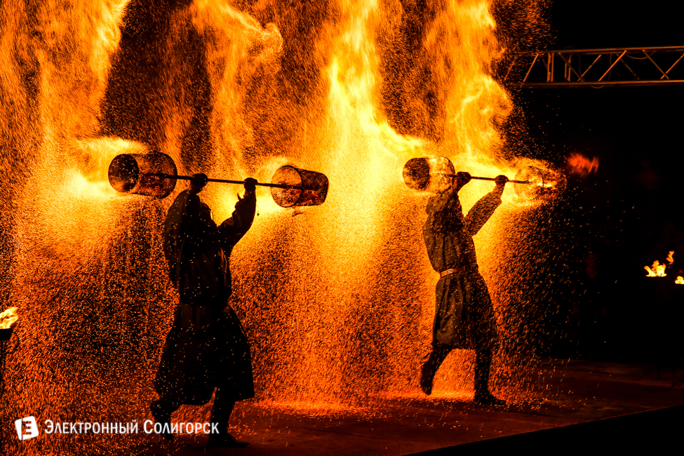 шоу огня в Солигорске
