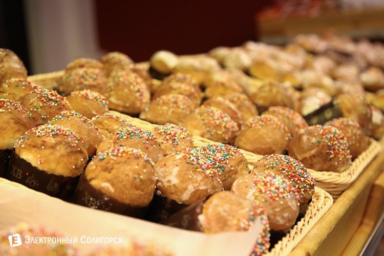 освящение пасхальных куличей магазин Радуга