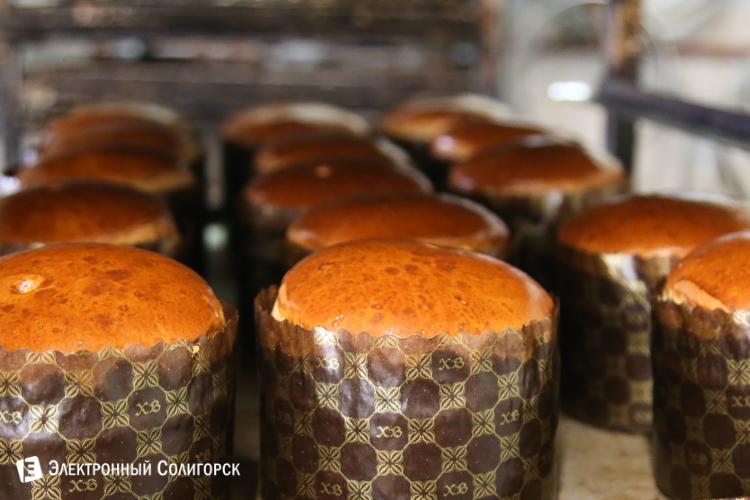 освящение пасхальных куличей магазин Радуга