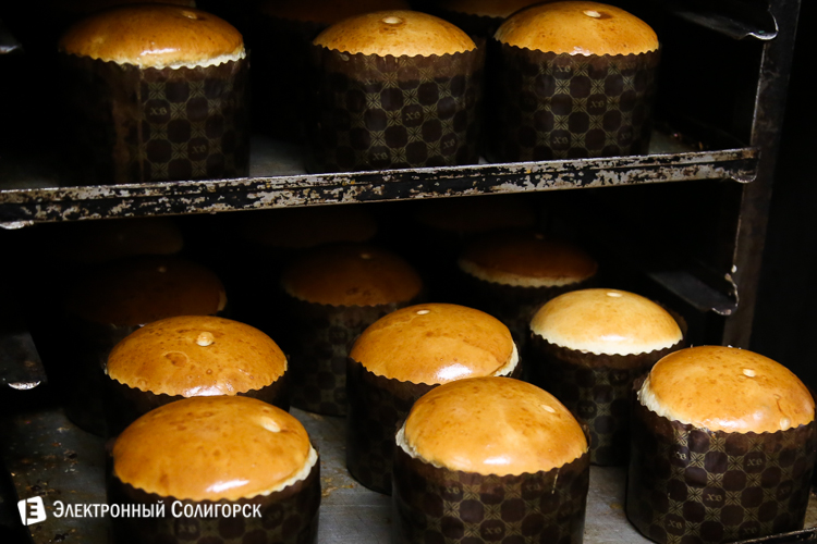 освящение пасхальных куличей магазин Радуга