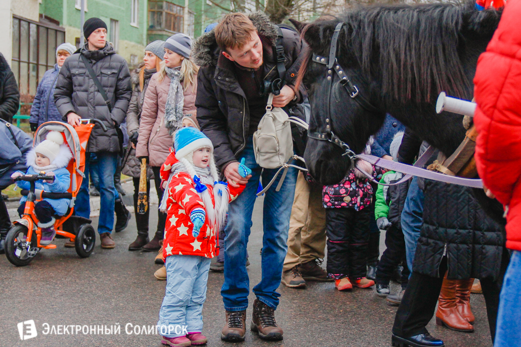 Парад Дедов Морозов Солигорск