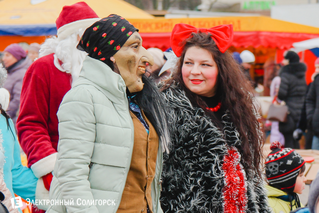 Парад Дедов Морозов Солигорск