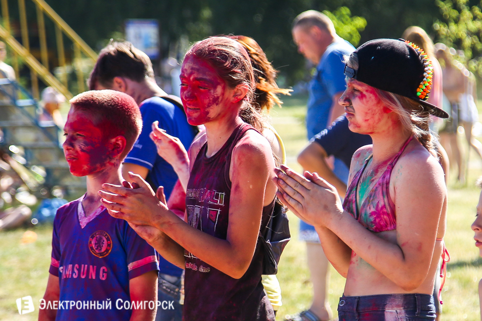 фестиваль красок Holidance Солигорск