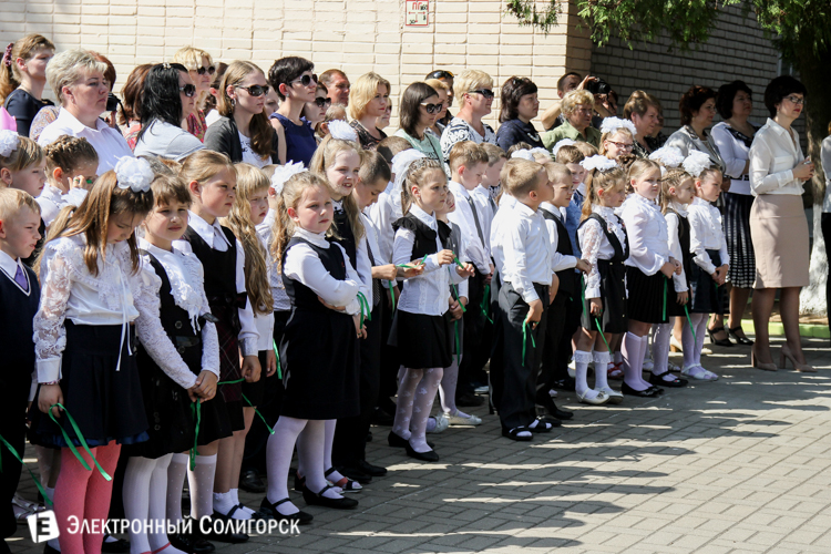 Министр образования Михаил Журавков в СШ №3 Солигорска