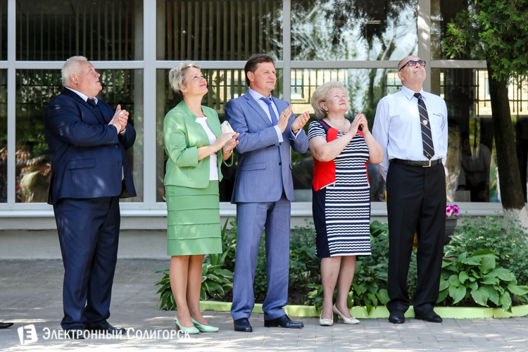 Министр образования Михаил Журавков в СШ №3 Солигорска