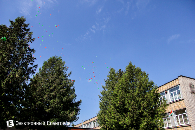 Министр образования Михаил Журавков в СШ №3 Солигорска