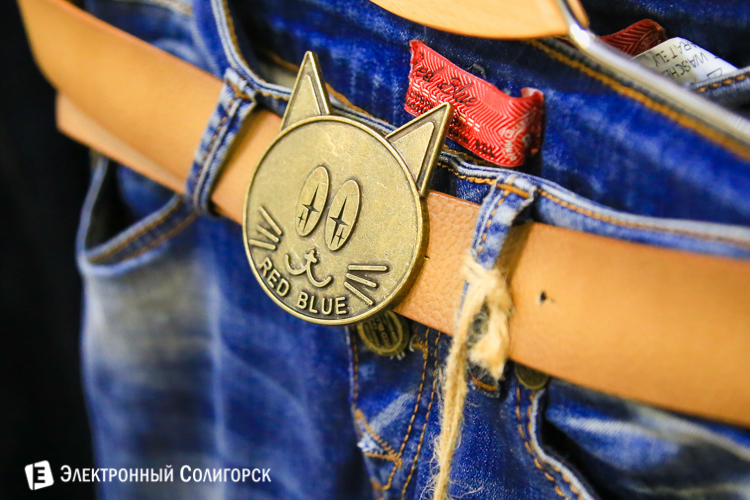 джинсы в магазине Мегаджинс