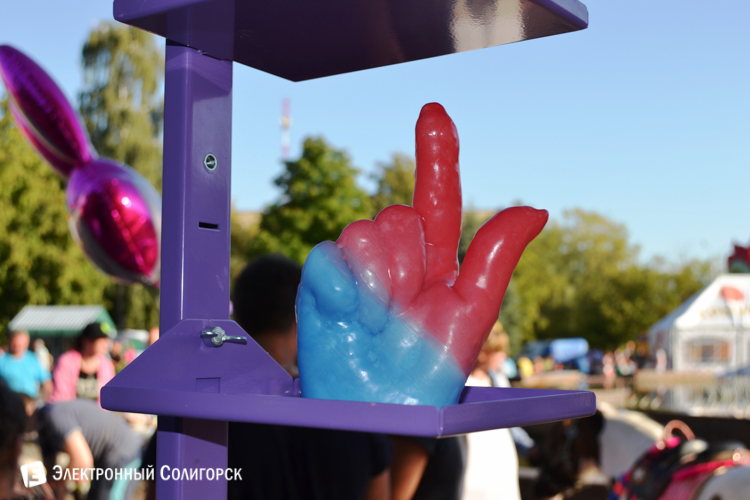 сувенир восковая рука солигорск