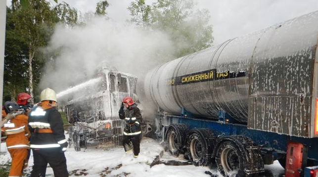 грузовик с газовой цистерной, пожар, Новополоцк