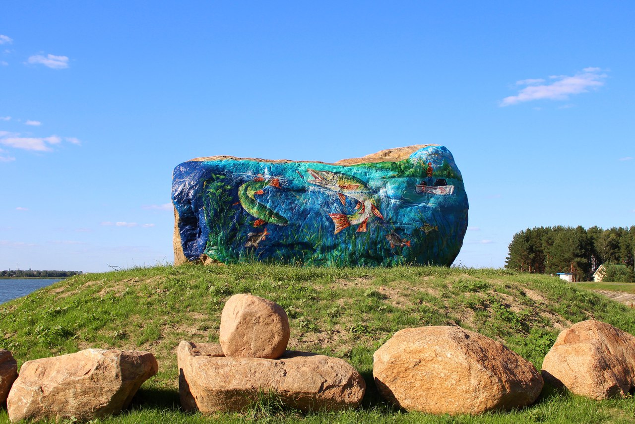 камень у дороги Солигорск