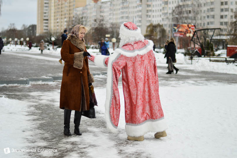 дед мороз улица солигорск