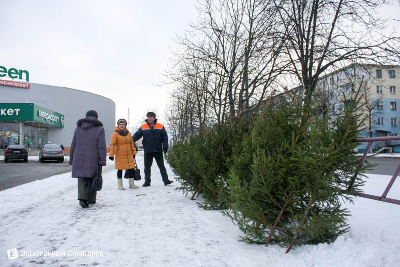 elochnyj bazar v soligorske 1