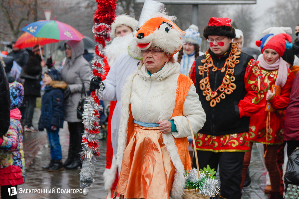 парад Дедов Морозов Солигорск