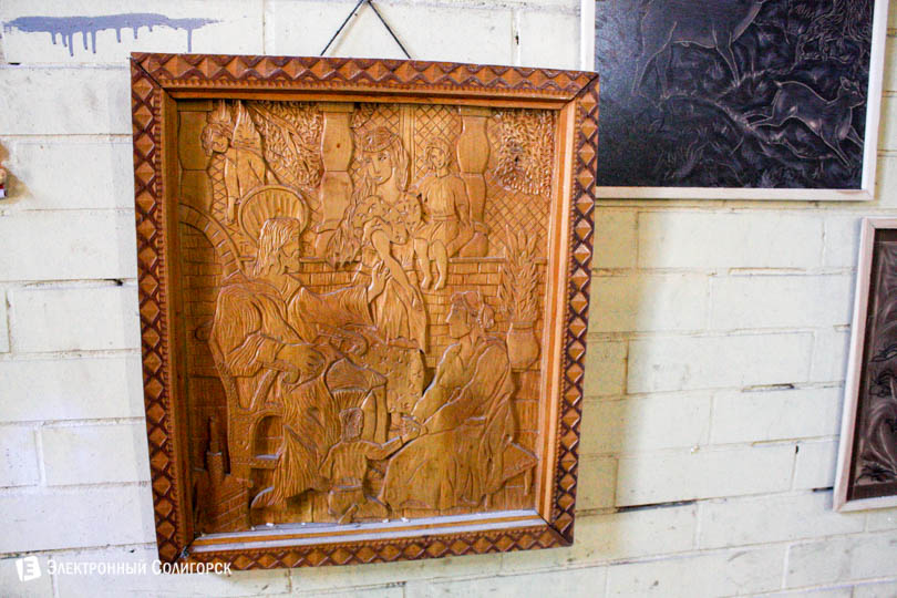 картина из дерева