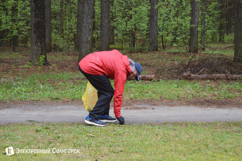 уборка тропы здоровья 2017 в солигорске