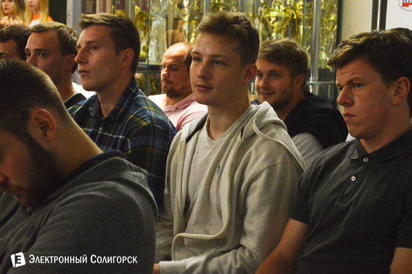 ХК Шахтер болельщики