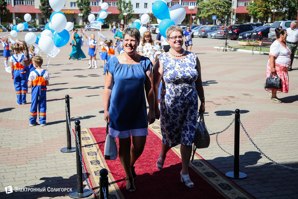 60 лет стройтресту