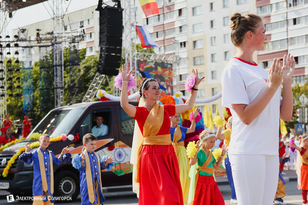 карнавальное шествие на день города солигорска