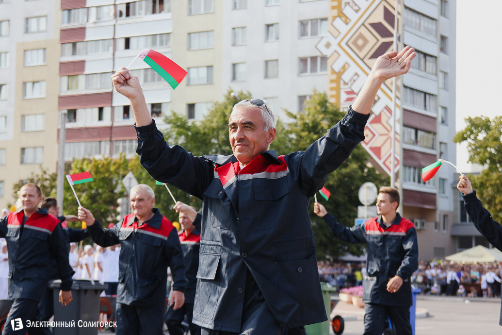 карнавальное шествие, солигорску 60