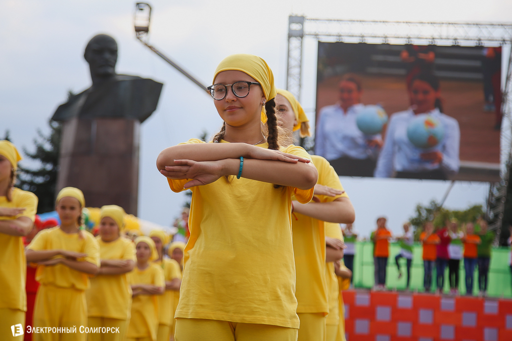 карнавальное шествие в солигорске