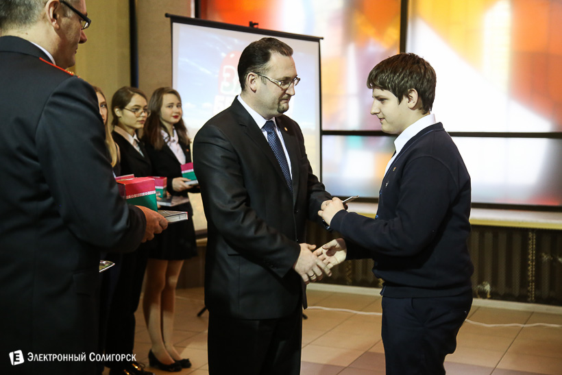 вручение паспортов Олег Поскробко Солигорск