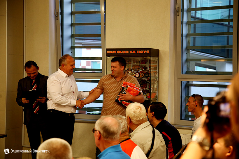 хк шахтер встреча с болельщиками