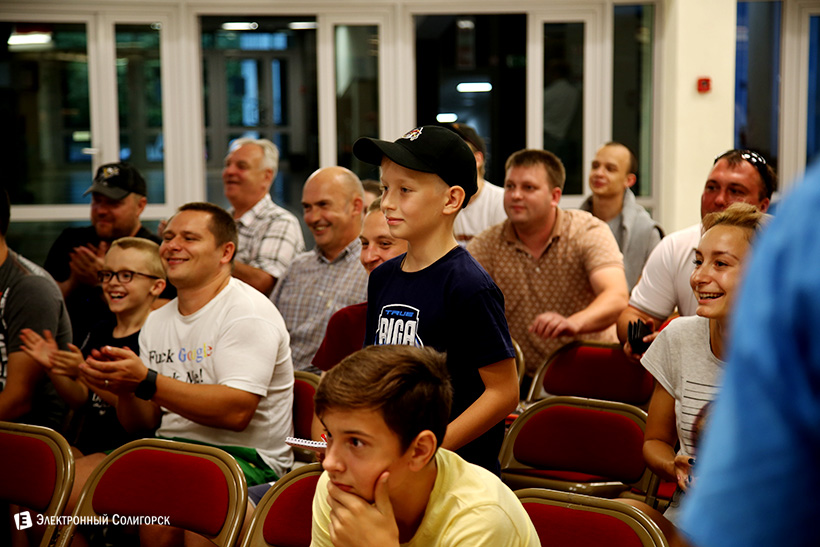 хк шахтер встреча с болельщиками