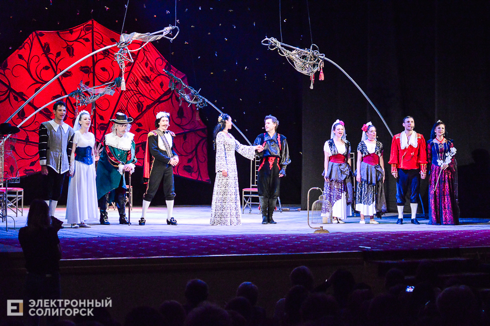 собака на сене