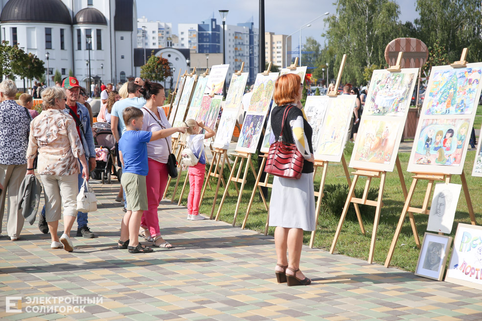 сквер семьи любви и верности солигорск открытие