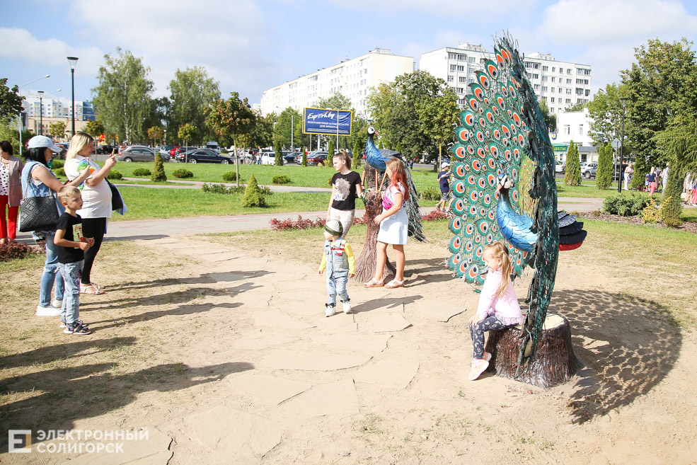 сквер семьи любви и верности солигорск открытие