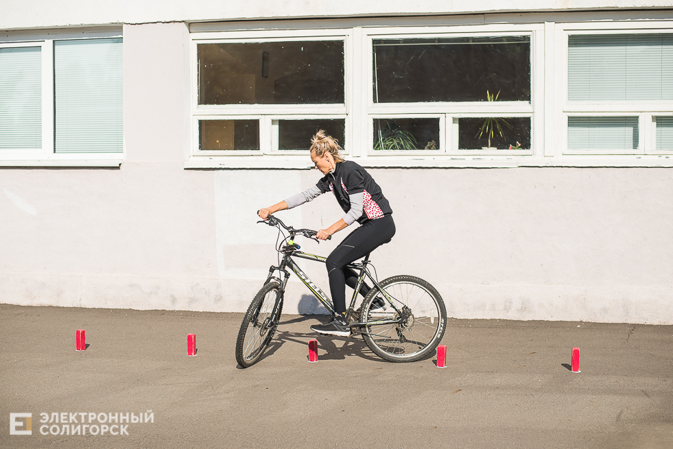 фигурное вождение велосипеда