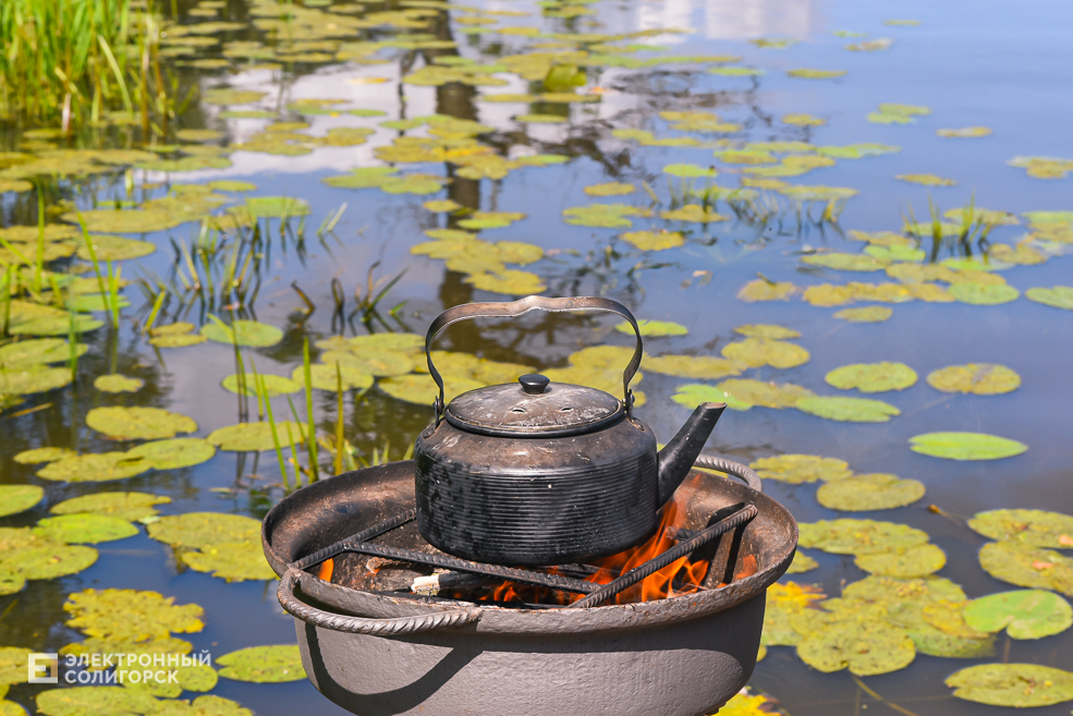 Переехать из города в деревню и построить плот
