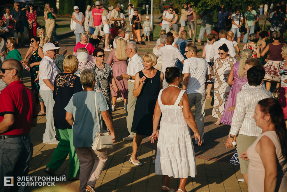 танцы в парке