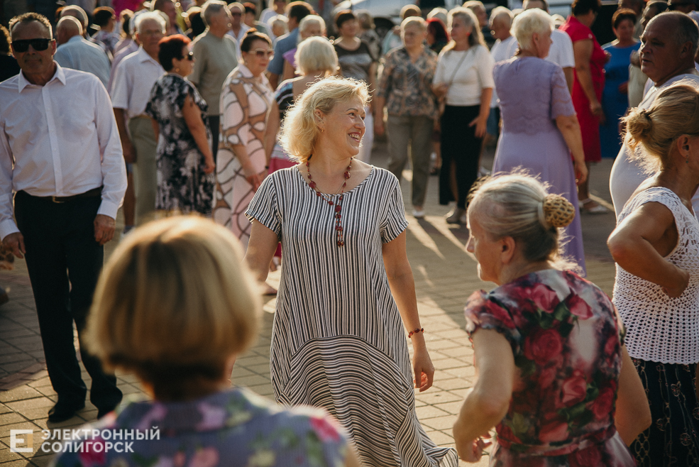 танцы в парке