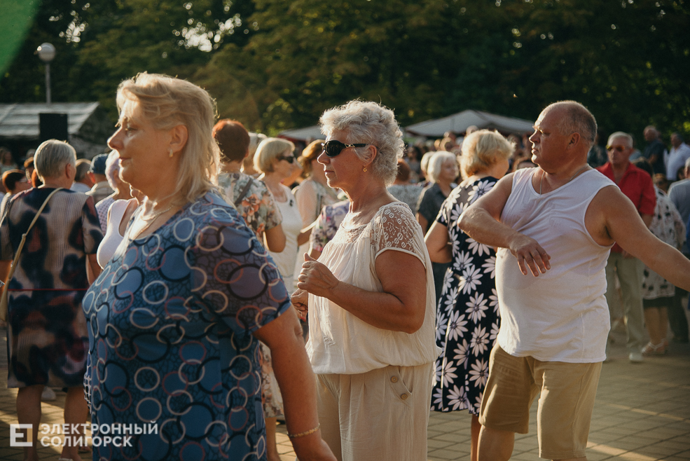 танцы в парке