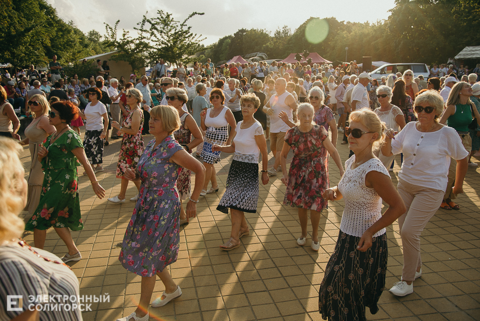 танцы в парке
