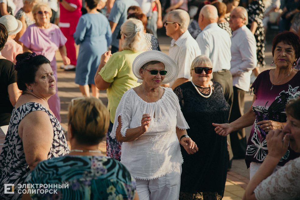 танцы в парке