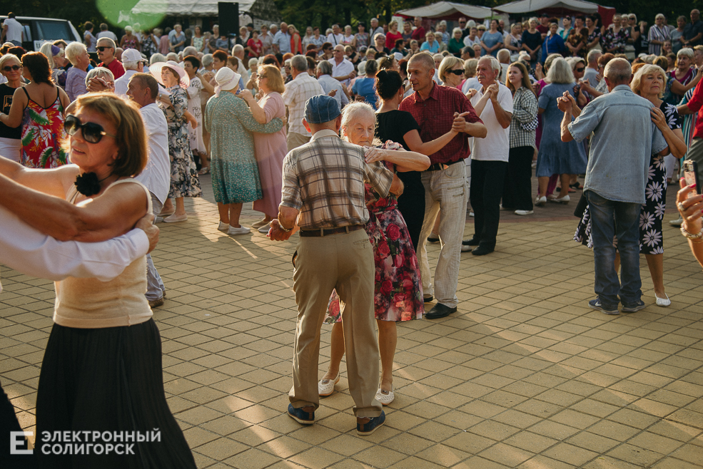 танцы в парке