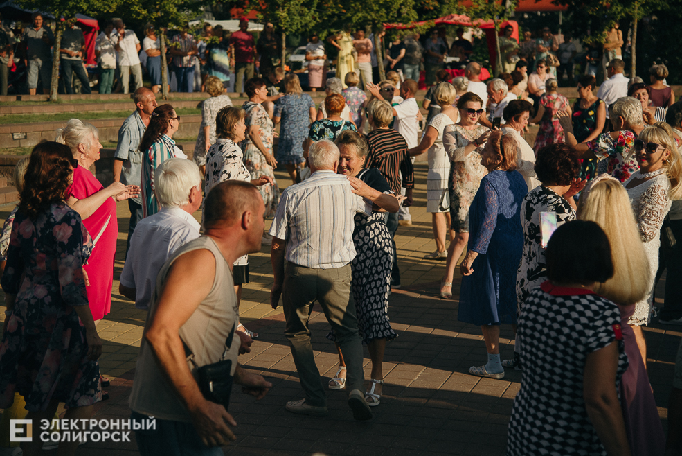 танцы в парке