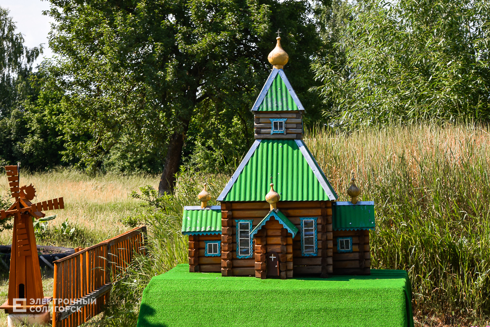 Дом в деревне, благоустройнный двор в Солигорском районе, своими руками