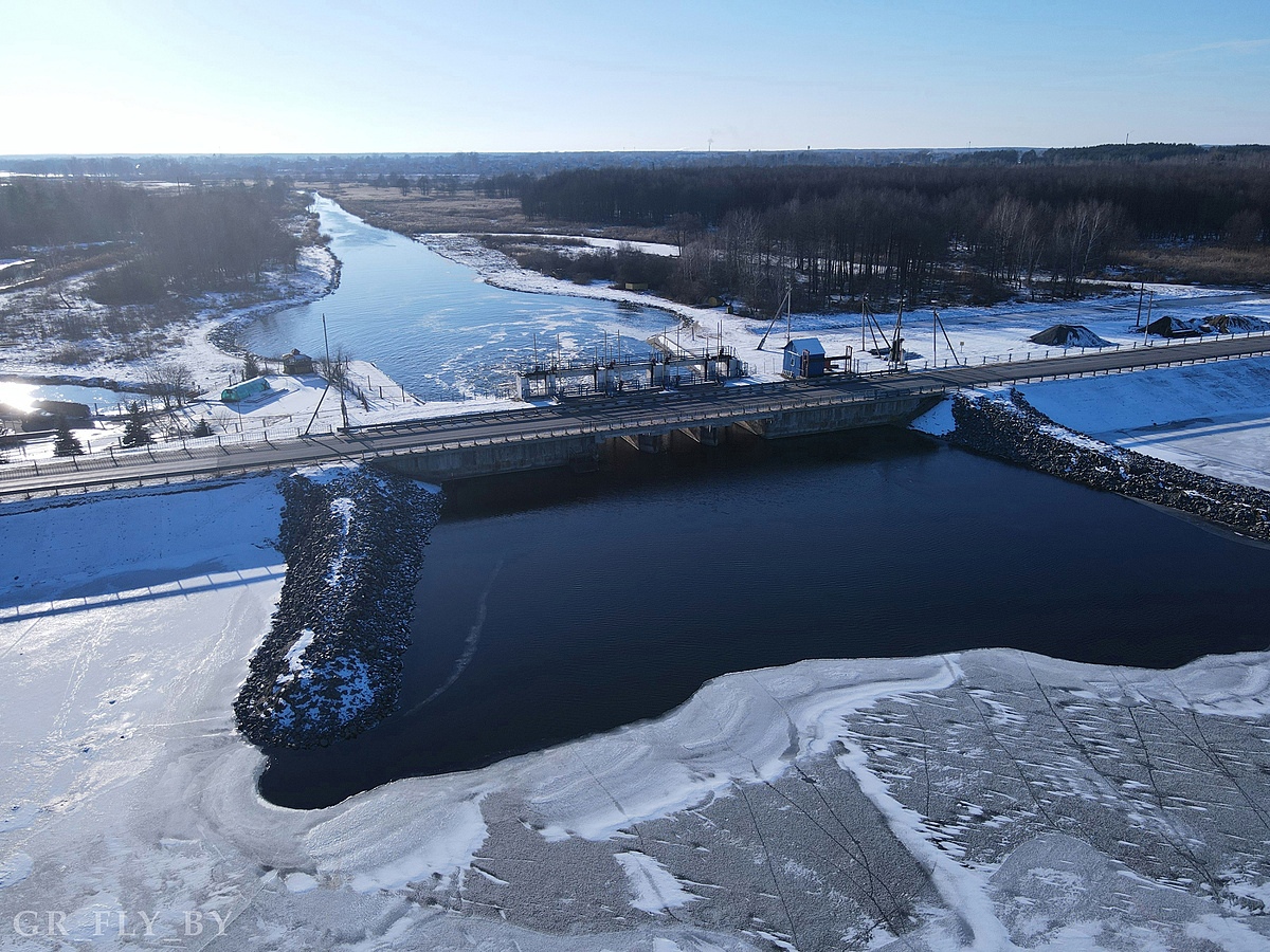 Дамба Солигорского водохранилища