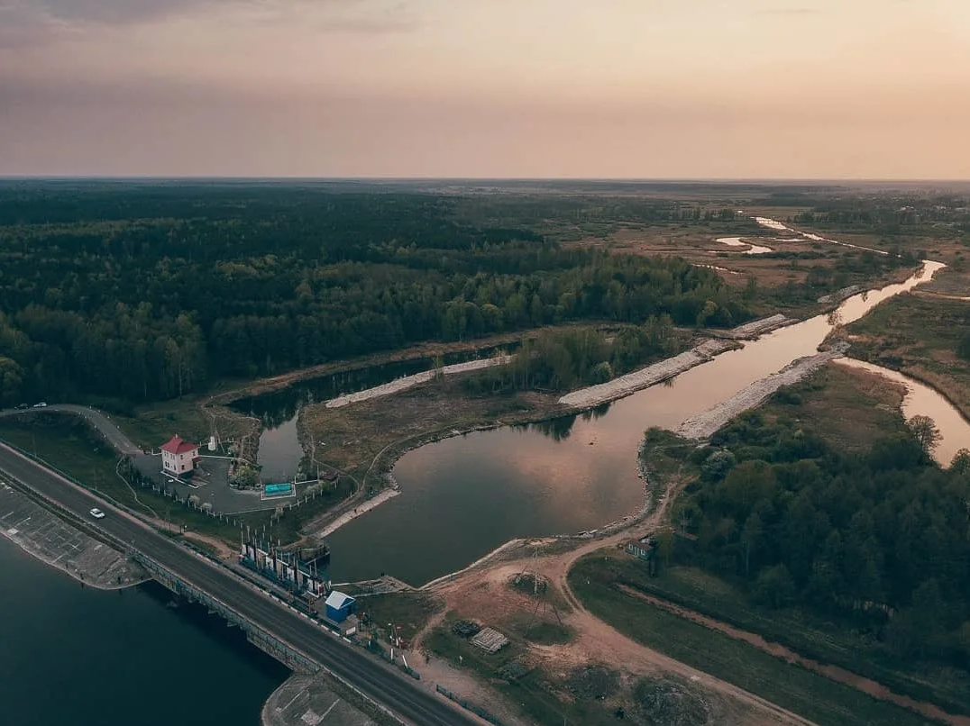 Дамба Солигорского водохранилища