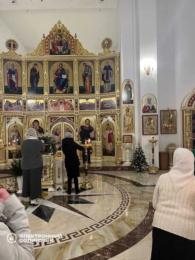 Убранство солигорских храмов к Рождеству